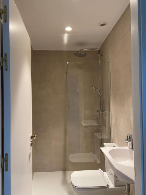 Apq - Apto 5b - Puerto Deportivo Apartamento